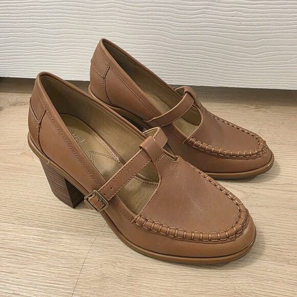 Crown Vintage Tan Leather T-Strap Preppy Academic Classic Verma Pump Heels Sz 9M - Picture 2 of 10